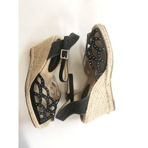 Wedged peep toe heels